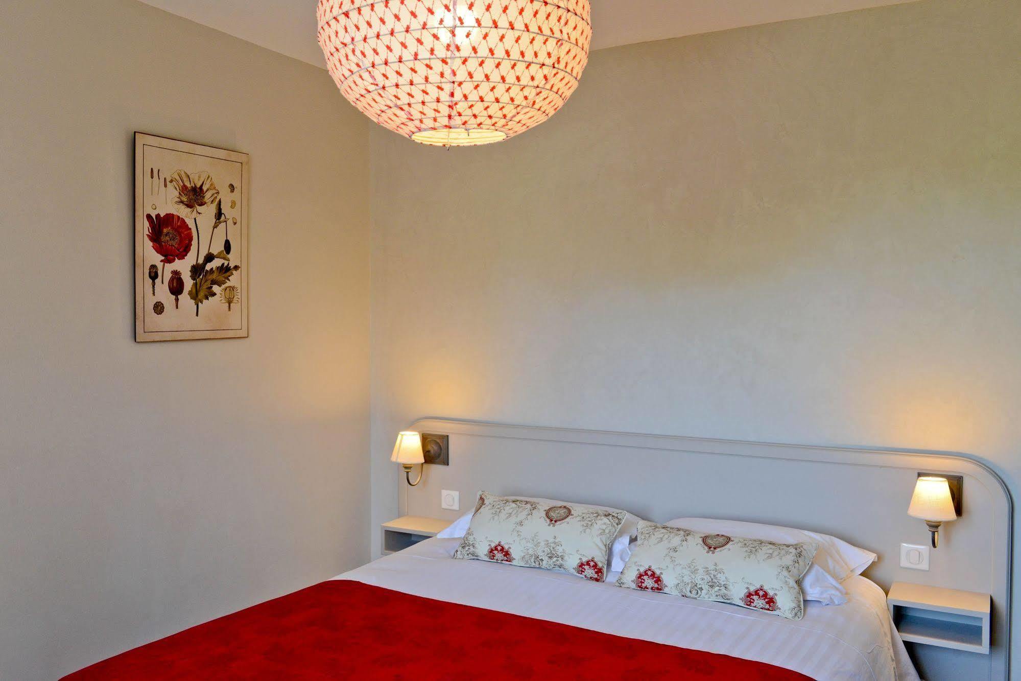 Sévignacq-Meyracq Hotel Les Bains De Secours מראה חיצוני תמונה